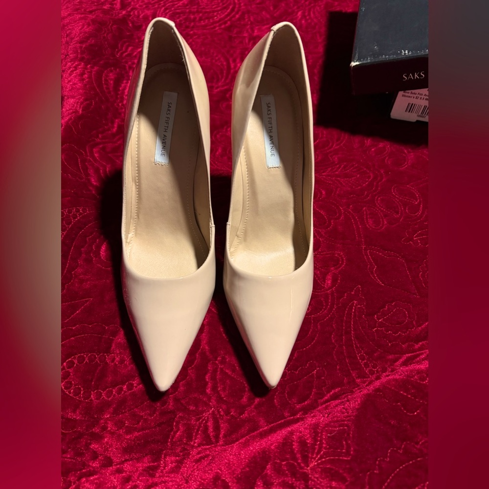 Saks fifth Avenue size 9.5